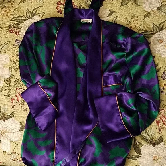 Vintage Victoria's Secret Gold Label Robe - Picture 6 of 16